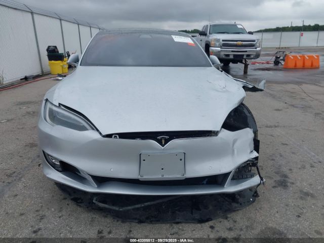 Tesla Model S Image 15