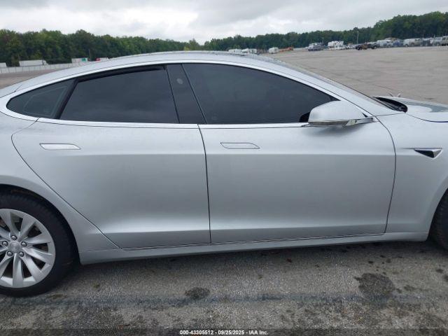 Tesla Model S Image 4