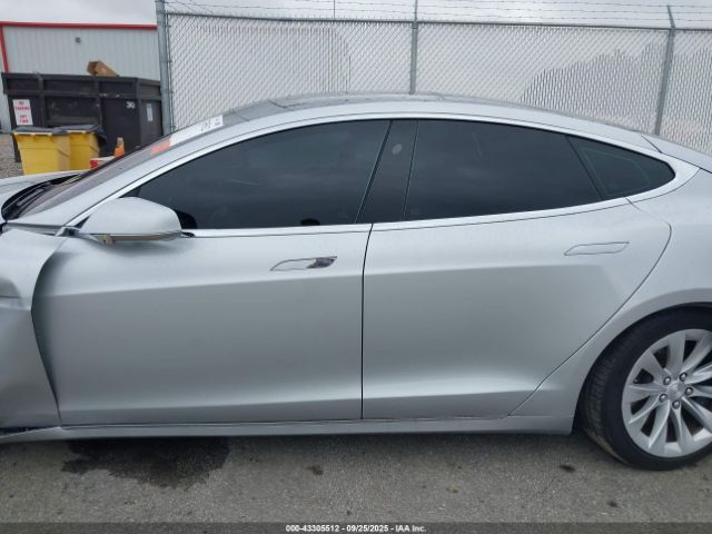 Tesla Model S Image 13