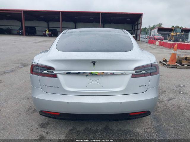 Tesla Model S Image 17