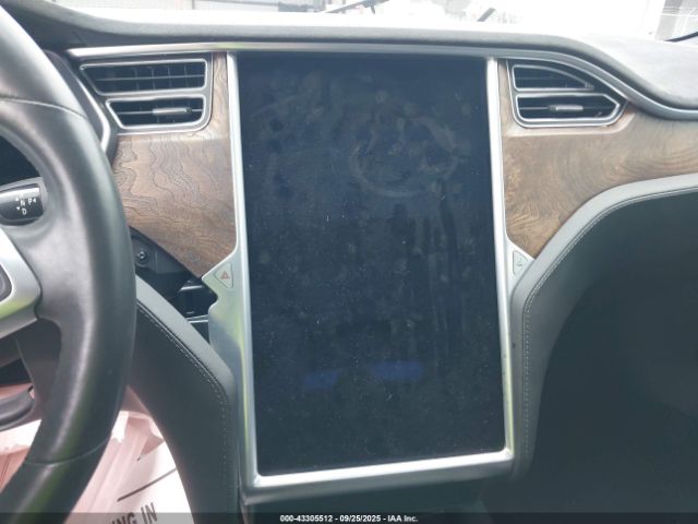 Tesla Model S Image 2