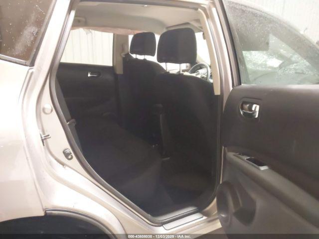 Nissan Rogue S Image 7