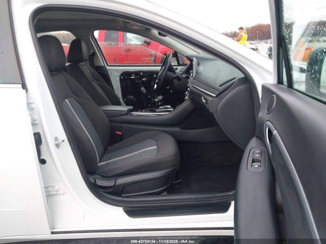 Hyundai SONATA Sel Image 2