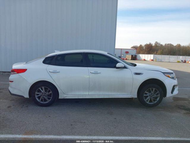 Kia Optima Lx Image 2