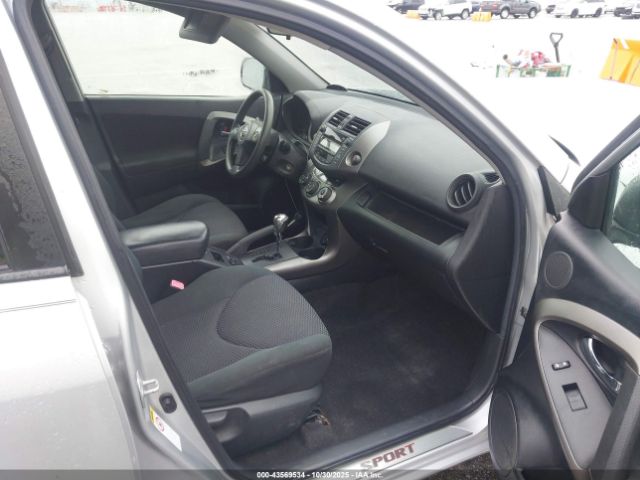 Toyota RAV4 Sport Image 8