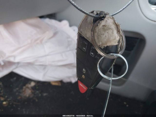 Dodge Grand Caravan Crew Image 12