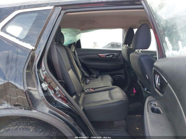 Nissan Rogue S Image 4