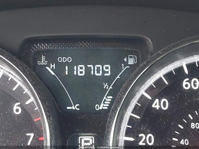 Nissan Versa 1.6 Sv Image 11