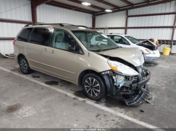 Salvage Toyota Sienna