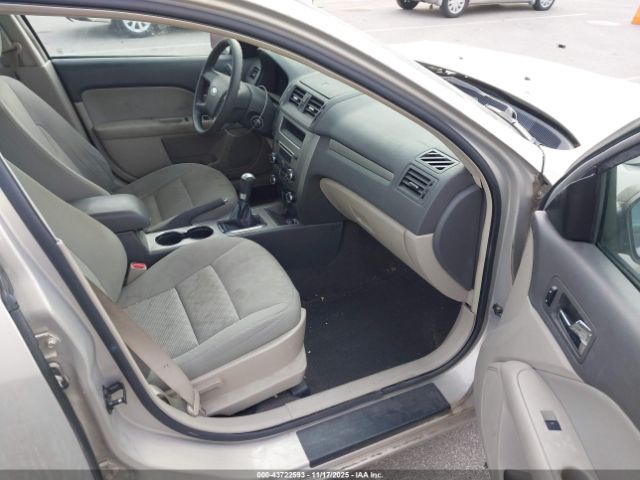 Ford Fusion S Image 12