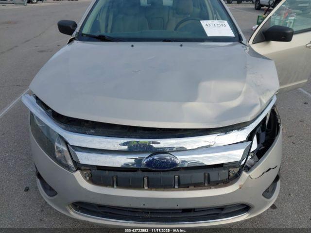 Ford Fusion S Image 16
