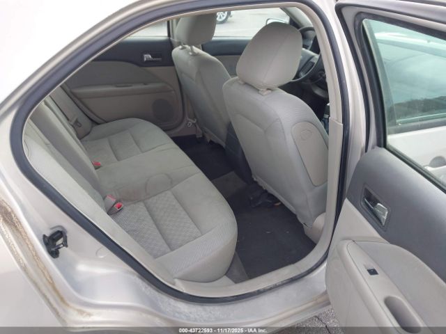 Ford Fusion S Image 2