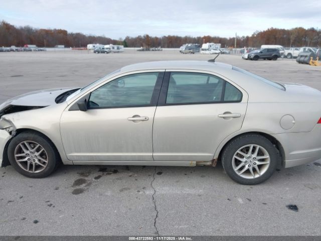 Ford Fusion S Image 14