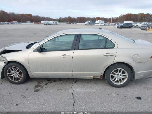 Ford Fusion S Image 14