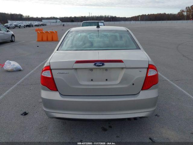 Ford Fusion S Image 10