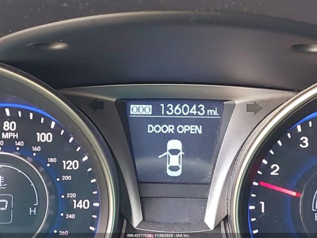 Hyundai Genesis 2.0t Image 5