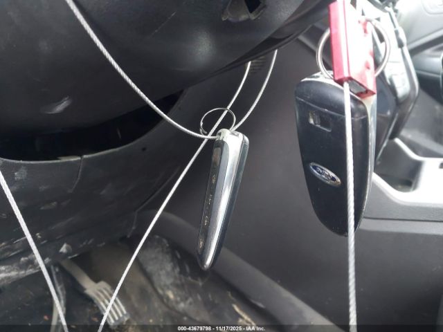 Ford Escape Titanium Image 10