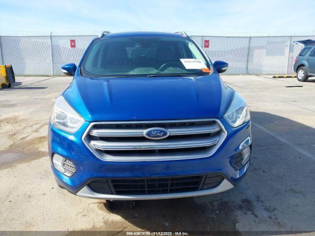 Ford Escape Titanium Image 12
