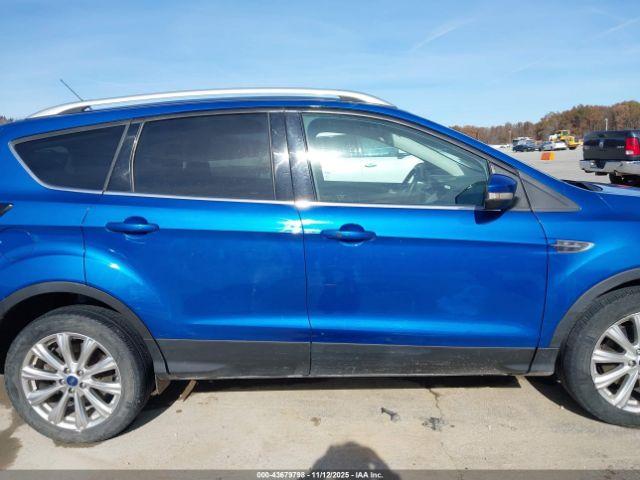 Ford Escape Titanium Image 11