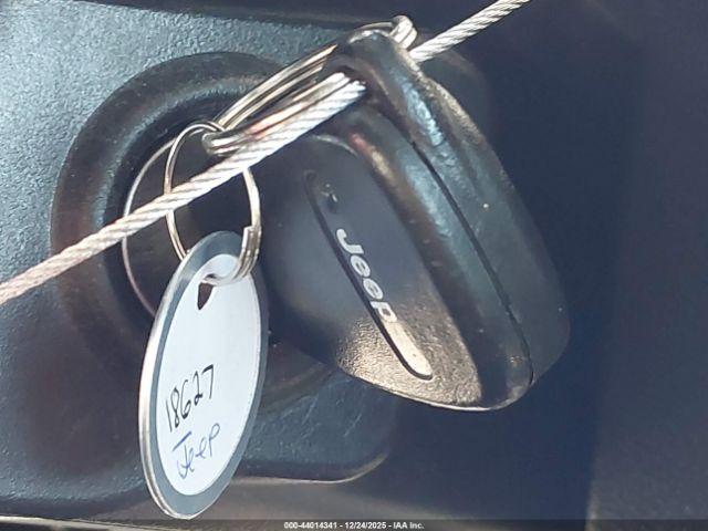 Jeep Wrangler Altitude 4x4 Image 11