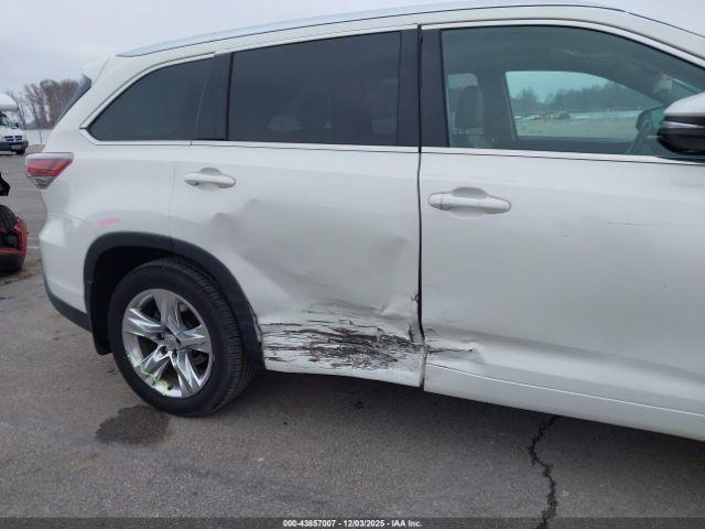 Toyota Highlander Limited V6 Image 13