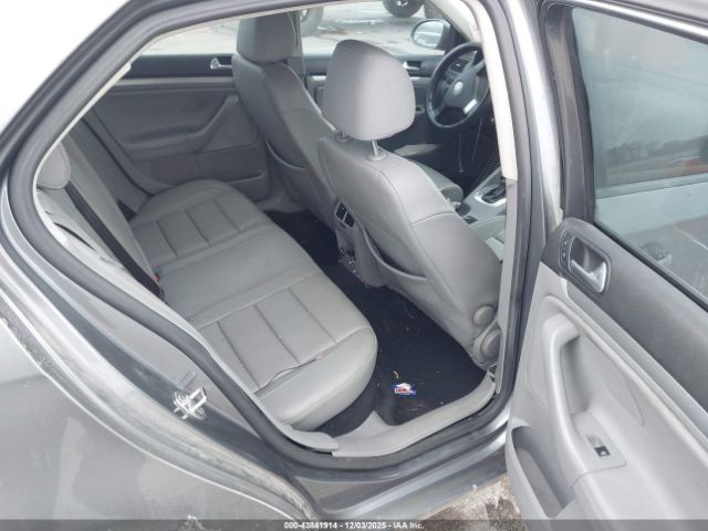 Volkswagen Jetta Image 12