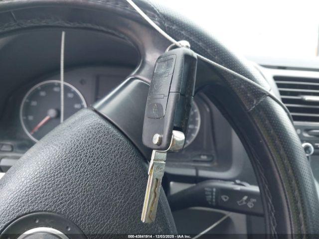 Volkswagen Jetta Image 2