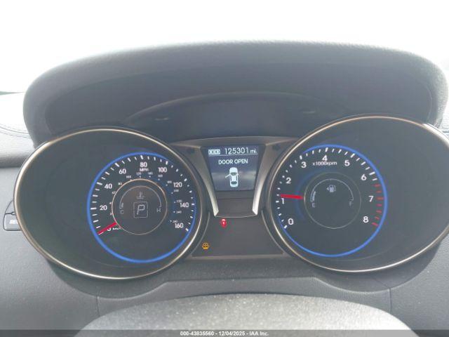 Hyundai Genesis 2.0t Premium Image 10