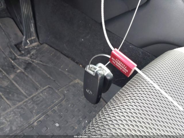 Hyundai Genesis 2.0t Premium Image 6