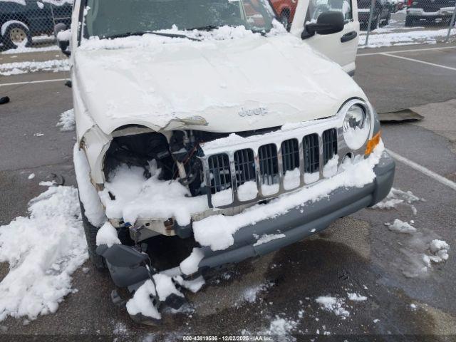 Jeep Liberty Sport Image 11