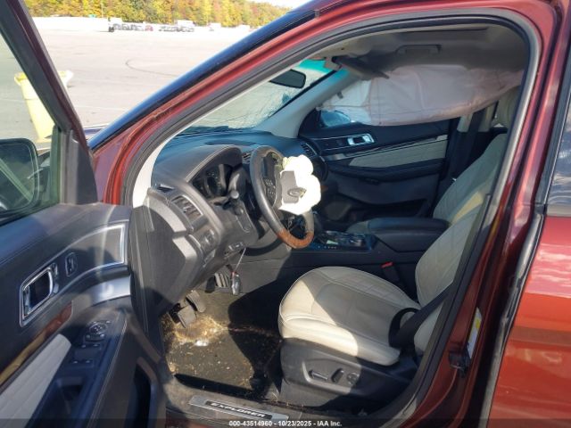 Ford Explorer Platinum Image 3