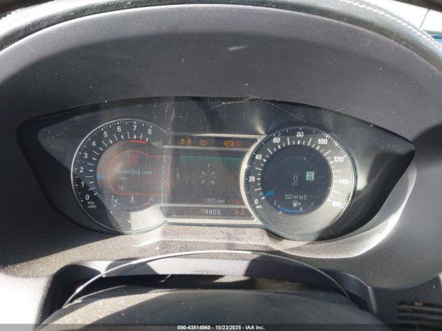 Ford Explorer Platinum Image 11