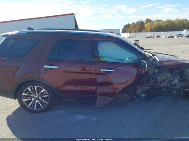 Ford Explorer Platinum Image 13