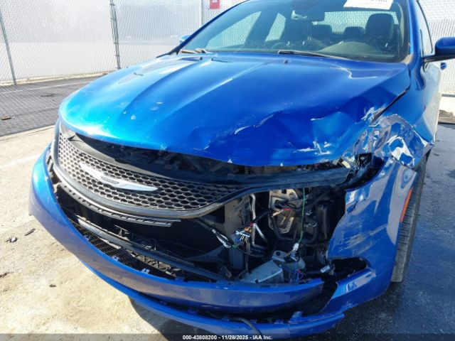 Chrysler 200 S Image 3