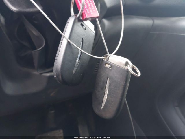 Chrysler 200 S Image 7