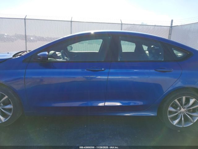 Chrysler 200 S Image 15