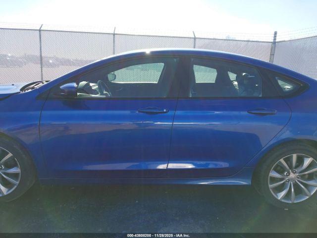 Chrysler 200 S Image 15