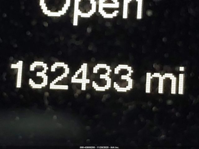 Chrysler 200 S Image 13