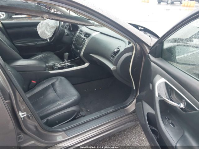 Nissan Altima 2.5 Sv Image 10