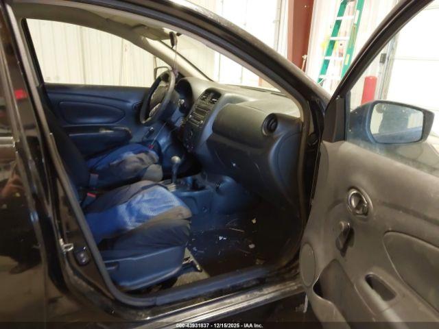 Nissan Versa 1.6 S+ Image 14