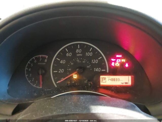 Nissan Versa 1.6 S+ Image 12