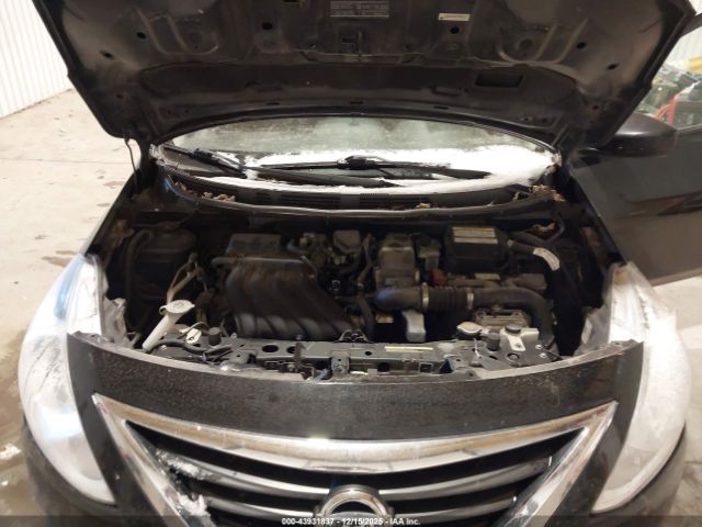 Nissan Versa 1.6 S+ Image 9