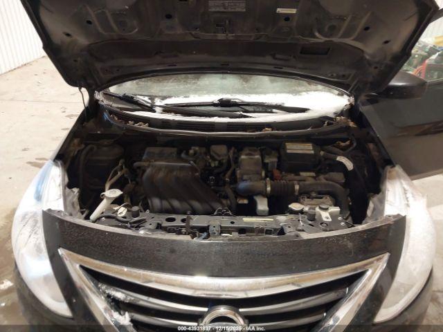 Nissan Versa 1.6 S+ Image 9