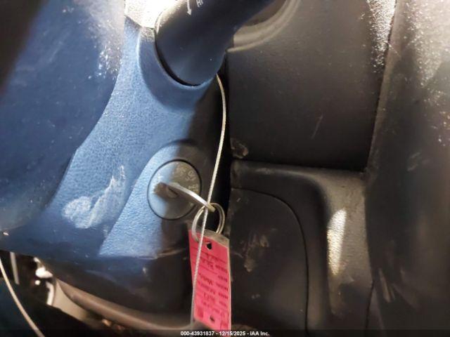 Nissan Versa 1.6 S+ Image 2