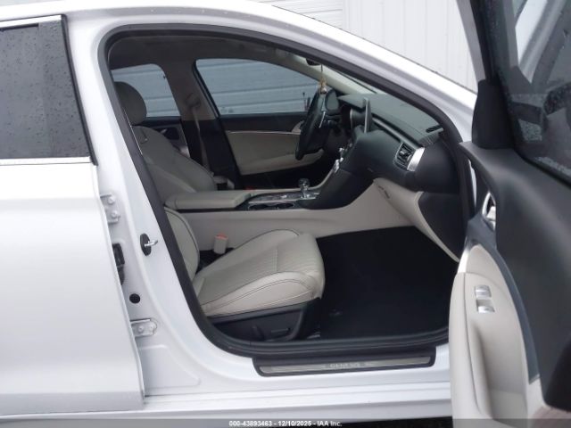 Genesis G70 2.0t Advanced Image 3