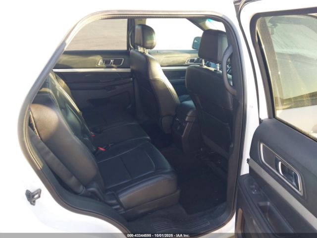 Ford Explorer Xlt Image 6