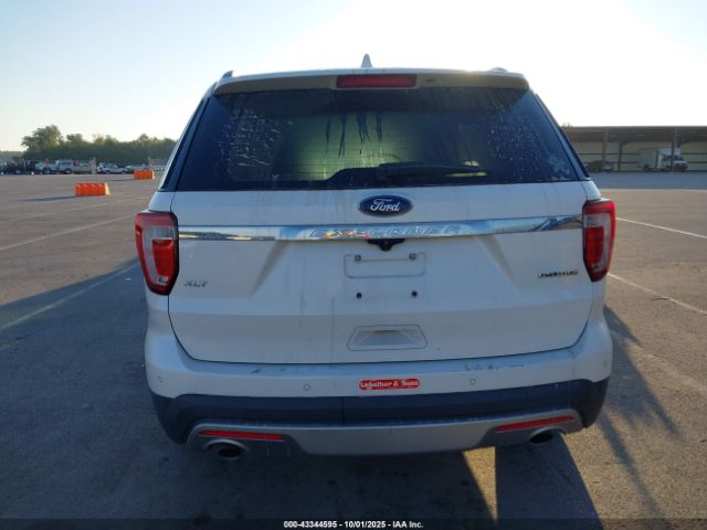 Ford Explorer Xlt Image 8