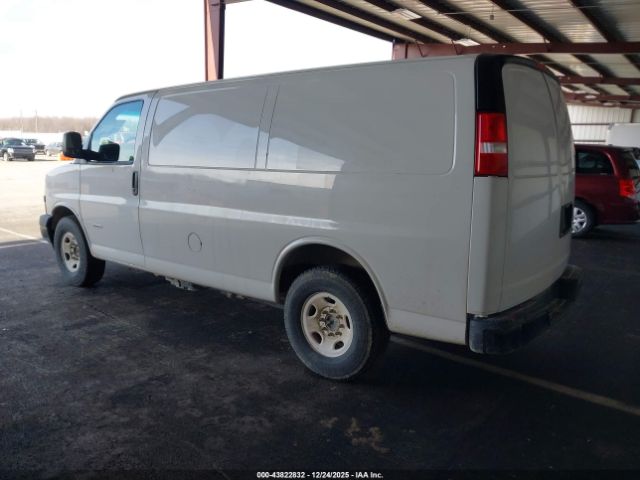 Chevrolet Express Work Van Image 5