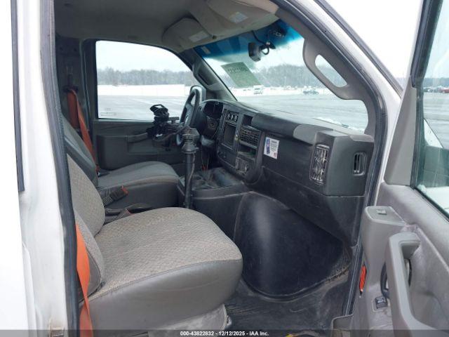 Chevrolet Express Work Van Image 10