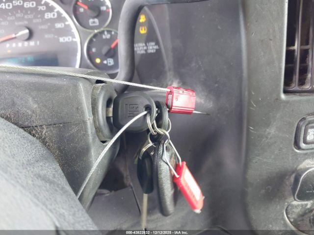 Chevrolet Express Work Van Image 8